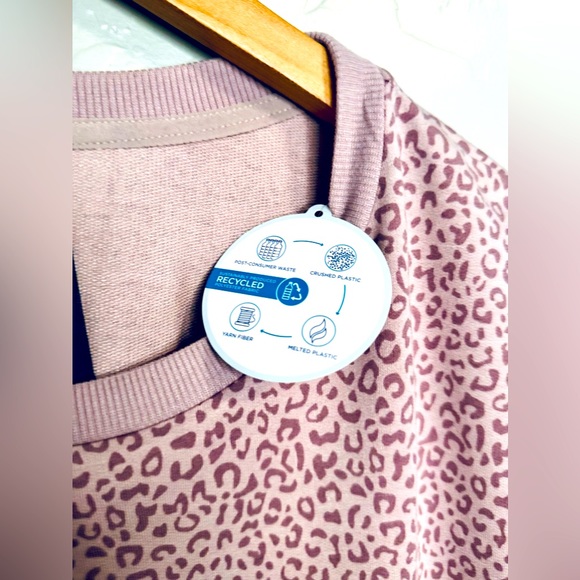 Mondetta Leopard Pullover Printed Sweatshirt Lightweight Top Lilac Pink SML NWT - Picture 11 of 16